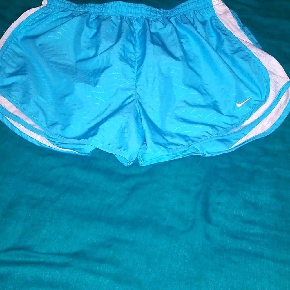 WOMEN'S NIKE ATHLETIC SHORTS